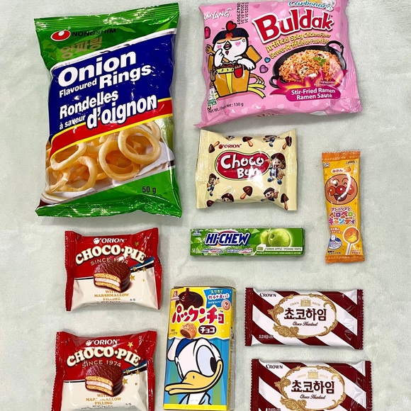 Korean / Japanese Snack Box - Picture 2 of 2
